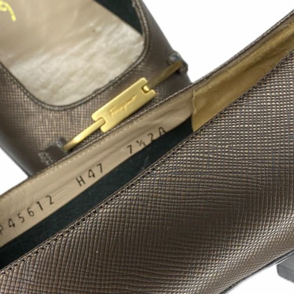 SALVATORE FERRAGAMO 7.5 2A Gray Block Heels - Picture 4 of 8